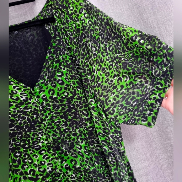 Ladies Green leopard print short Sleeved tea dress. Size 20. Next - Picture 2 of 7